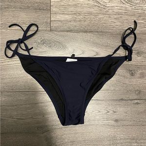 JCREW string bikini bottom in navy size medium *like new*